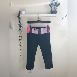Lululemon Crop Leggings. Reversible, Size 6. Like New!